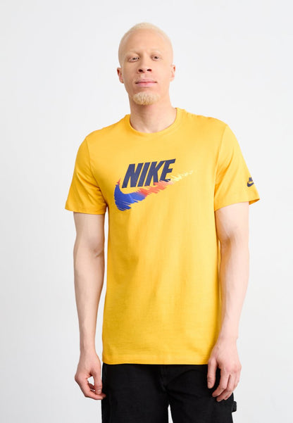 Nike Sportswear TEE - T-shirt imprimé - university gold